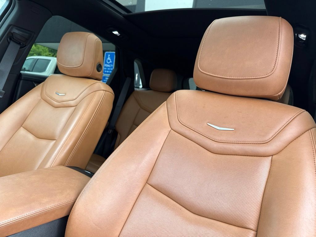 Used 2022 Cadillac XT5 Premium Luxury w/ Technology Package FWD image 24