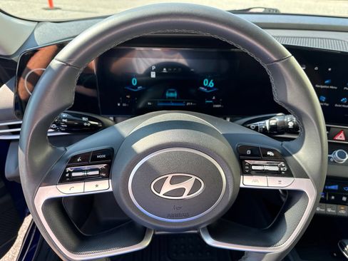 Certified 2024 Hyundai Elantra SEL w/ Convenience Package FWD image 30