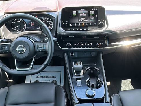 Used 2023 Nissan Rogue SL w/ SL Premium Package image 15