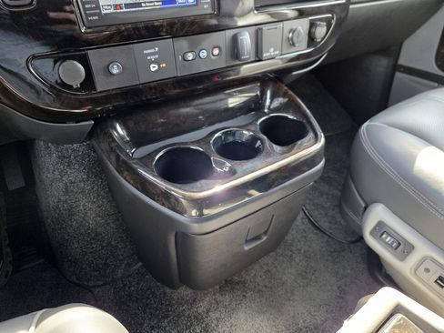 Used 2017 Chevrolet Express 2500 RWD image 51
