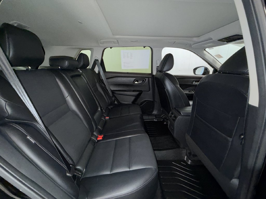 Used 2023 Nissan Rogue SV w/ SV Premium B Package AWD/4WD image 14