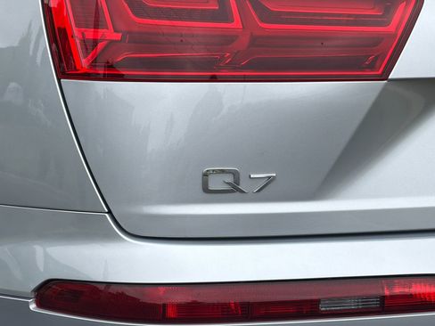 Used 2019 Audi Q7 3.0T Premium AWD/4WD image 33