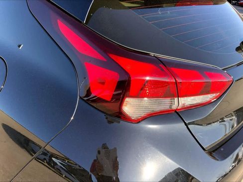 Used 2021 Hyundai Veloster 2.0 Premium image 27