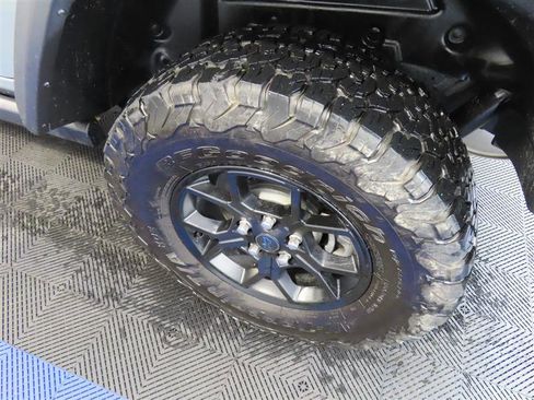 Used 2024 Jeep Wrangler Unlimited image 7