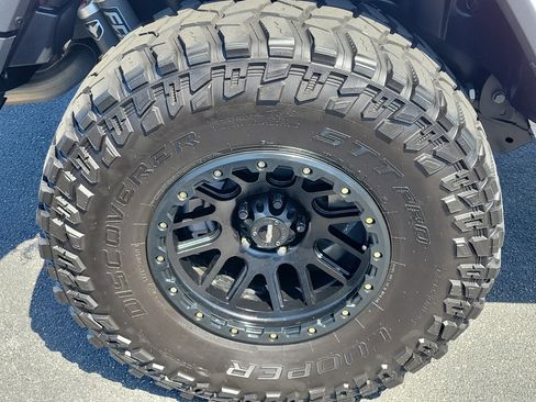 Used 2024 Jeep Wrangler Rubicon 392 image 12