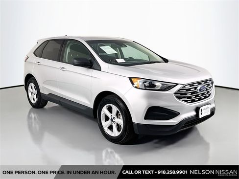 Used 2019 Ford Edge SE image 3