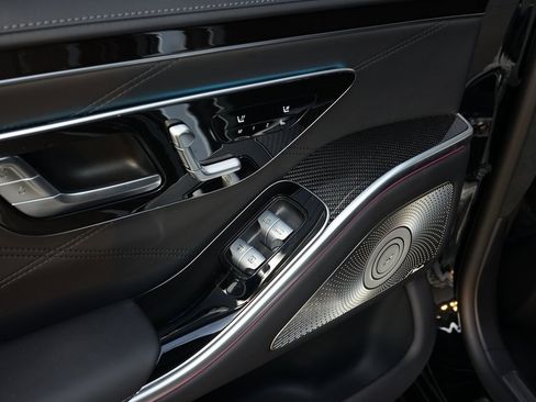 Used 2024 Mercedes-Benz S 63 AMG S image 30