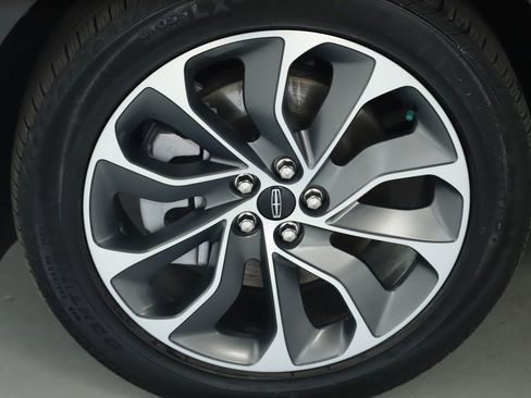 Certified 2023 Lincoln Nautilus Reserve w/ Luxury Package image 39