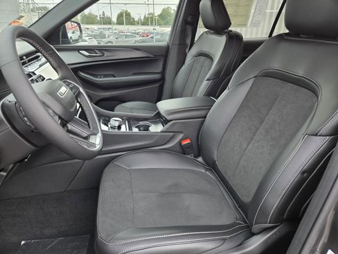 New 2025 Jeep Grand Cherokee L Altitude image 22