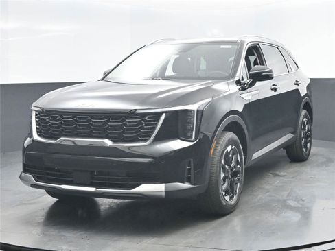 Used 2025 Kia Sorento S image 11