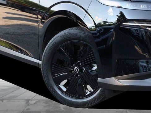 Used 2025 Nissan Murano SV AWD/4WD image 3