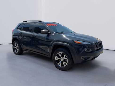 Used 2016 Jeep Cherokee Trailhawk w/ Comfort/Convenience Group AWD/4WD image 1