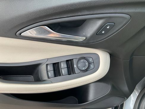 Used 2024 Buick Encore GX Sport Touring image 4