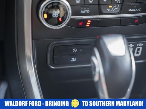Used 2020 Ford EcoSport SE w/ SE Convenience Package image 24