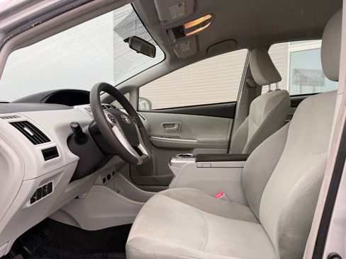 Used 2014 Toyota Prius V Two image 11