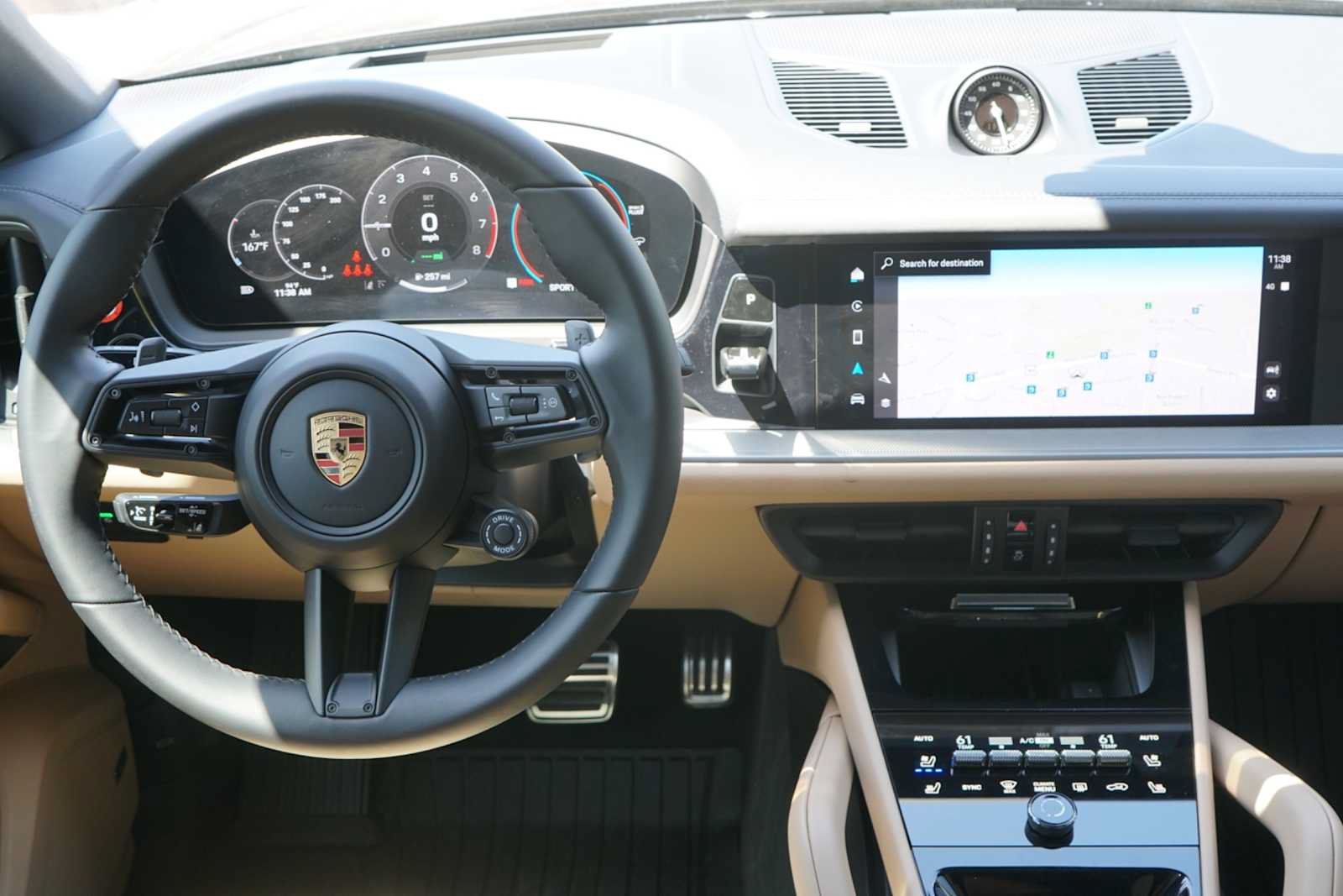 Used 2025 Porsche Cayenne S AWD/4WD image 22
