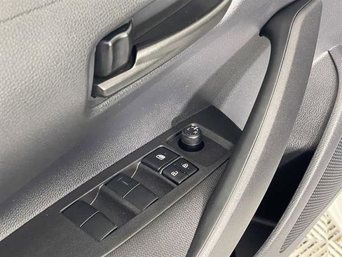 Certified 2025 Toyota Corolla LE image 18