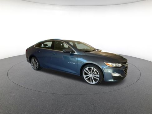 Used 2024 Chevrolet Malibu LT image 2
