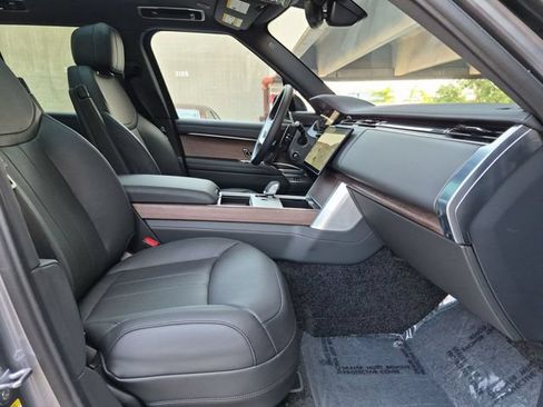 Used 2025 Land Rover Range Rover SE AWD/4WD image 21
