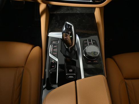 Certified 2023 BMW M550i xDrive w/ Executive Package image 25