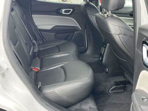 Used 2025 Jeep Compass Limited image 21