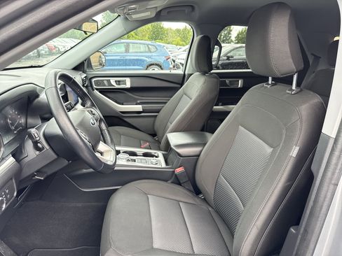Used 2022 Ford Explorer XLT image 10