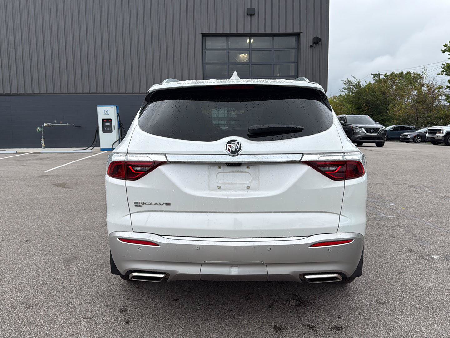 Used 2022 Buick Enclave Essence w/ Experience Buick Package AWD/4WD image 4