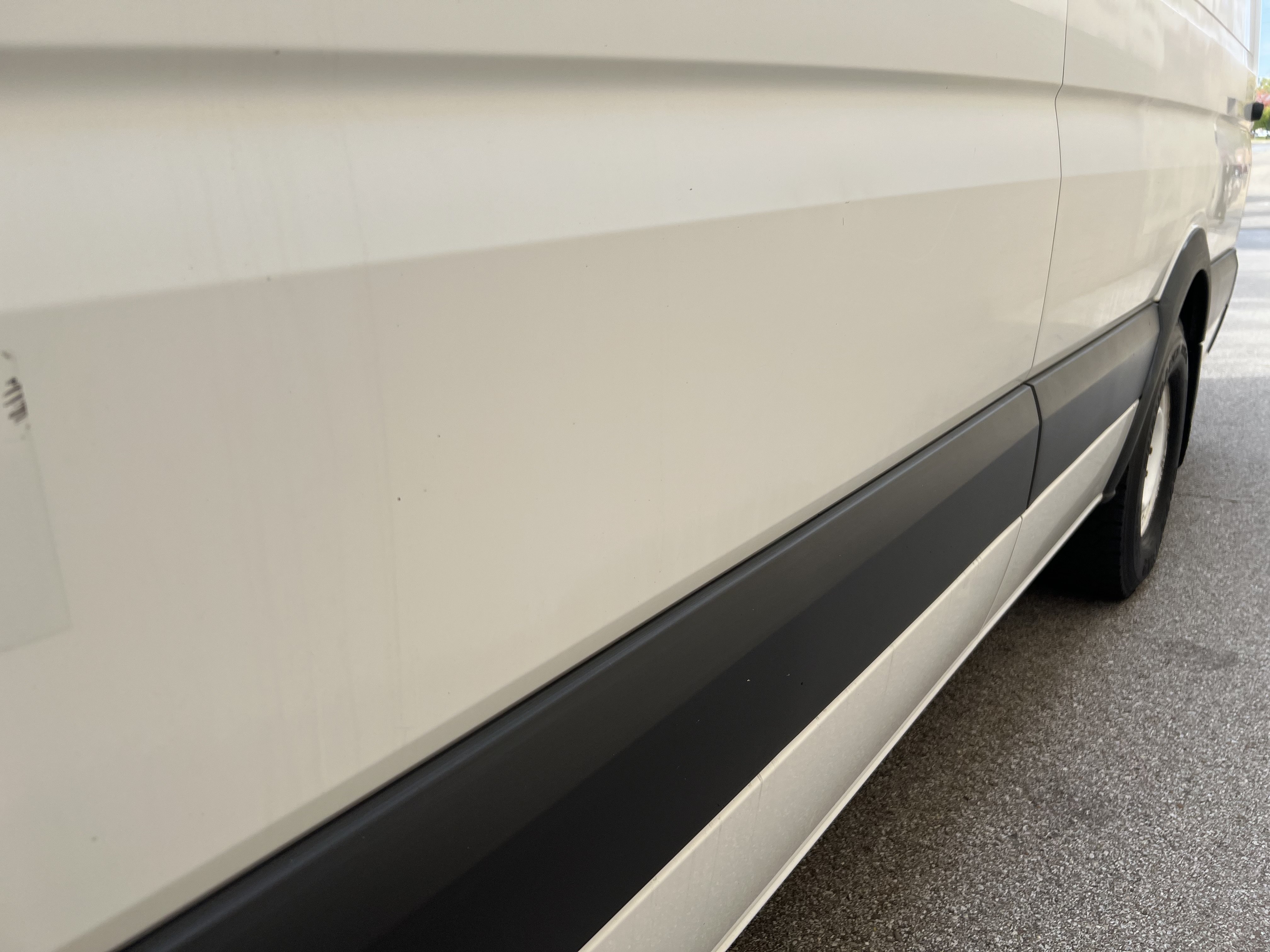 Used 2011 Mercedes-Benz Sprinter 2500 image 28