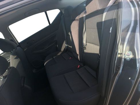 Used 2025 Nissan Altima 2.5 SV FWD image 7
