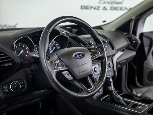 Used 2017 Ford Escape SE w/ SE Sport Appearance Package FWD image 26