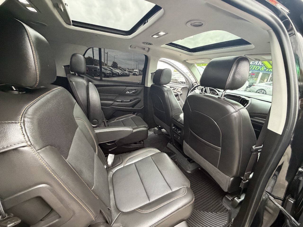 Used 2021 Chevrolet Traverse Premier w/ Redline Edition AWD/4WD image 11