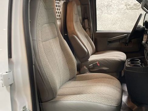 Used 2025 Chevrolet Express 2500 Extended w/ Communications Package image 19