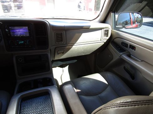 Used 2004 Chevrolet Silverado 1500 4x4 Crew Cab w/ Z71 Convenience Package 2 image 9