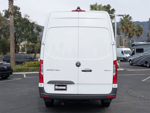 New 2025 Mercedes-Benz Sprinter 2500 image 3