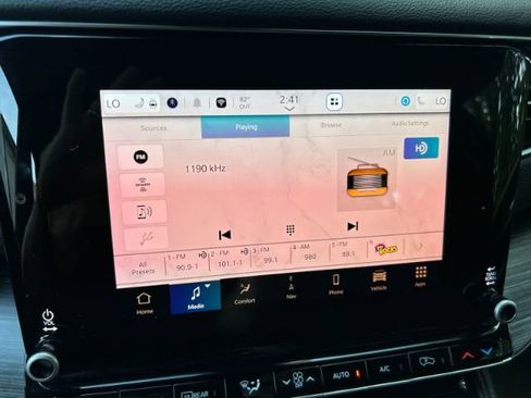 Used 2024 Jeep Wagoneer L Series II image 13