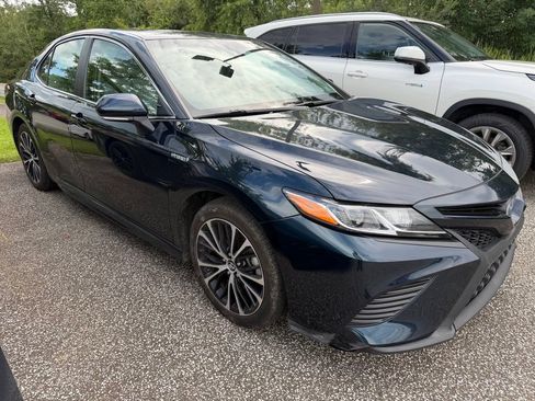 Used 2018 Toyota Camry SE w/ Audio Package FWD image 3