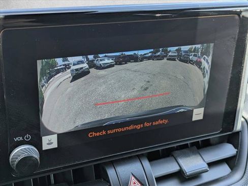 Used 2025 Toyota RAV4 XLE AWD/4WD image 14