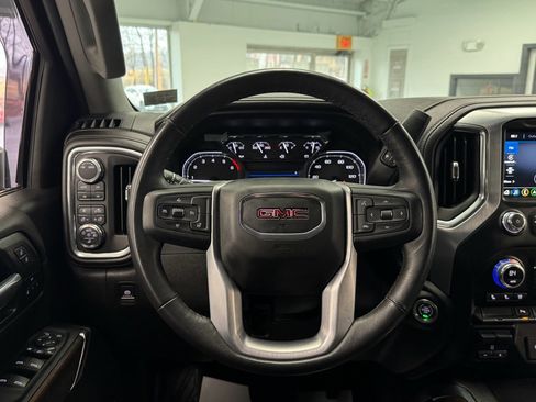 Used 2023 GMC Sierra 2500 SLT w/ SLT Preferred Package image 20