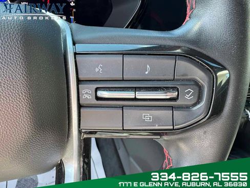 Used 2023 Chevrolet Colorado Z71 image 17