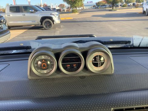 Used 2013 Toyota FJ Cruiser 4WD image 18