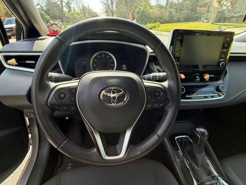 Used 2022 Toyota Corolla SE w/ SE Preferred Package image 8