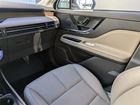 Certified 2024 Lincoln Corsair Reserve w/ Equipment Group 201A image 18