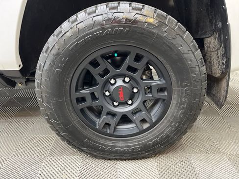 Used 2024 Toyota 4Runner TRD Off-Road AWD/4WD image 30