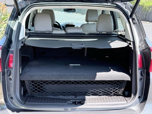 Used 2016 Ford C-MAX Energi SEL w/ Equipment Group 302A FWD image 18
