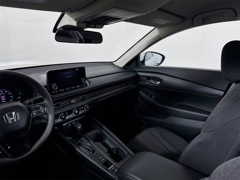 Used 2025 Honda Accord LX image 19