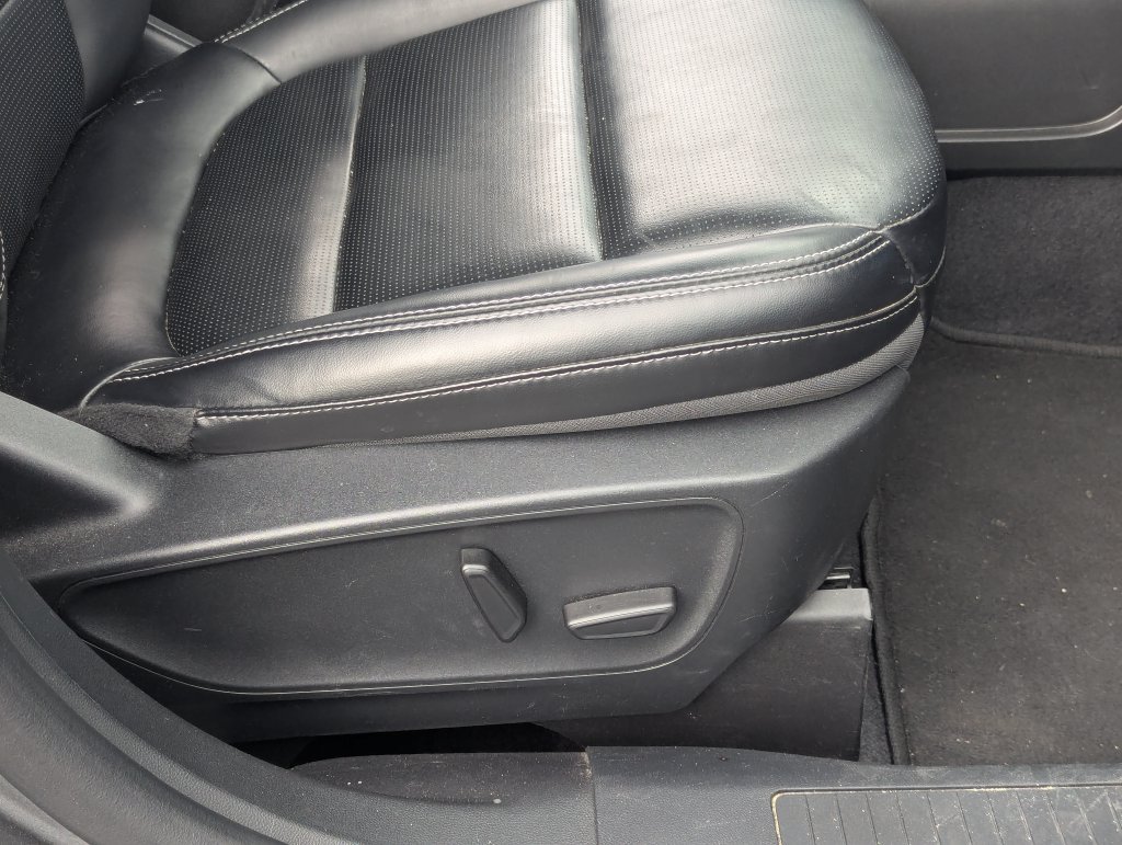 Used 2025 Ford Escape Platinum AWD/4WD image 40