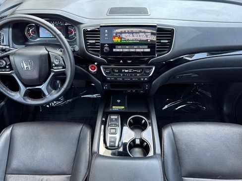 Used 2025 Honda Passport Black Edition image 28