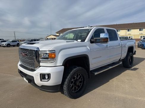 Used 2019 GMC Sierra 2500 Denali w/ Duramax Plus Package image 7