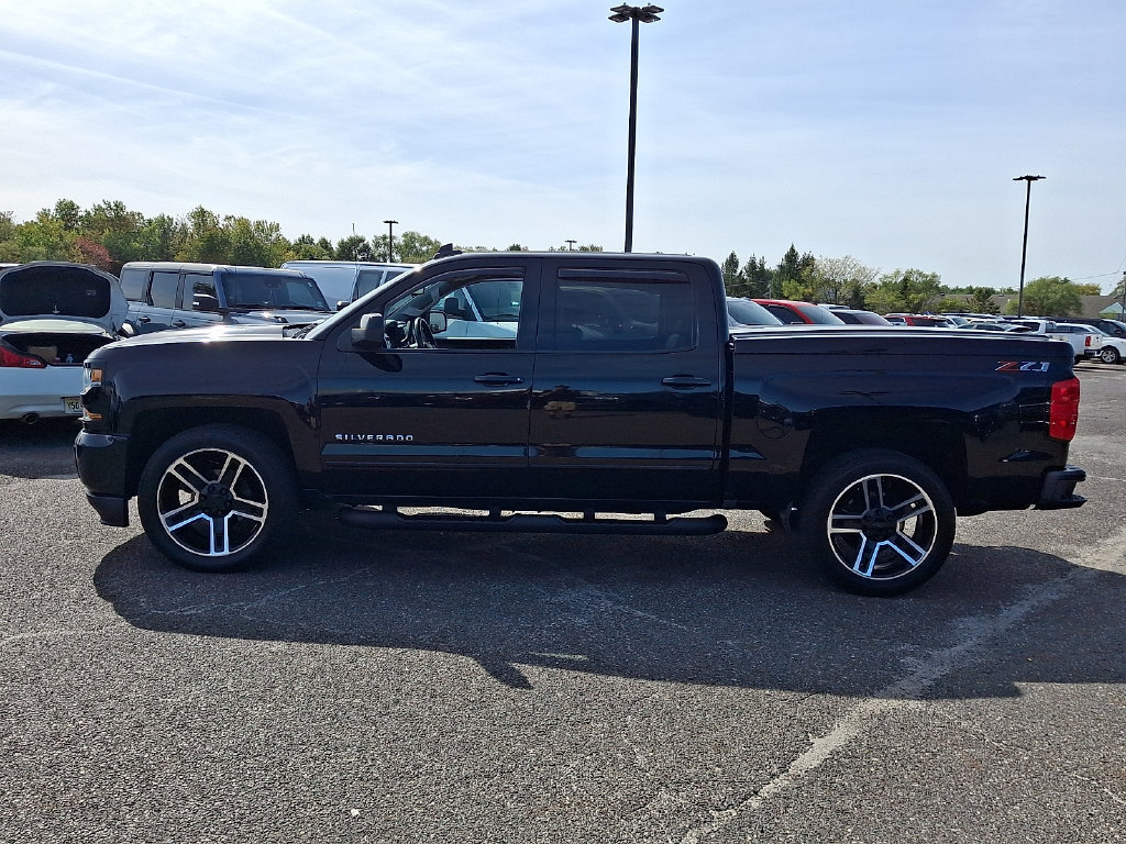 Used 2018 Chevrolet Silverado 1500 LT w/ All Star Edition AWD/4WD image 7