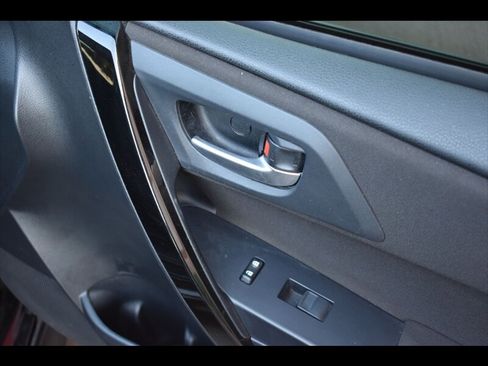 Used 2017 Toyota Corolla iM image 31